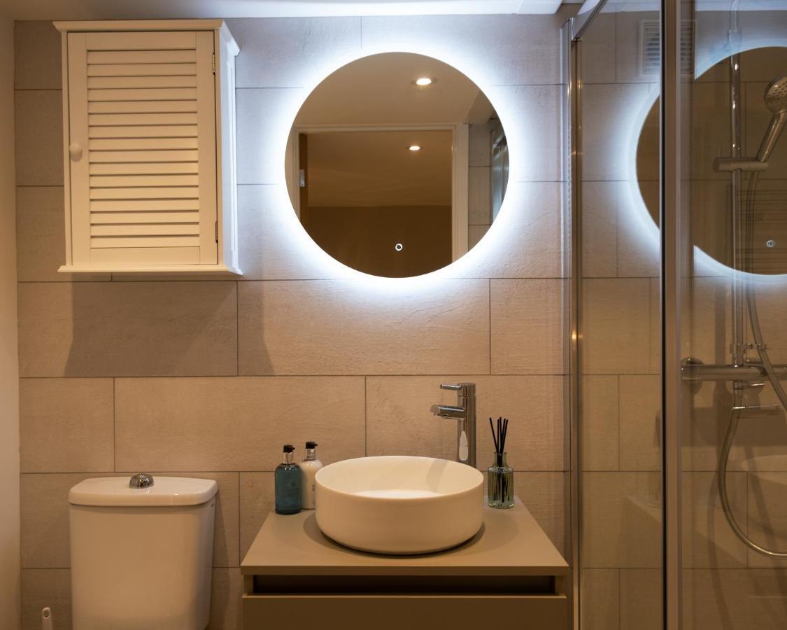 The Cwtch, Adorable Apartment In The Heart Of Ludlow Bagian luar foto